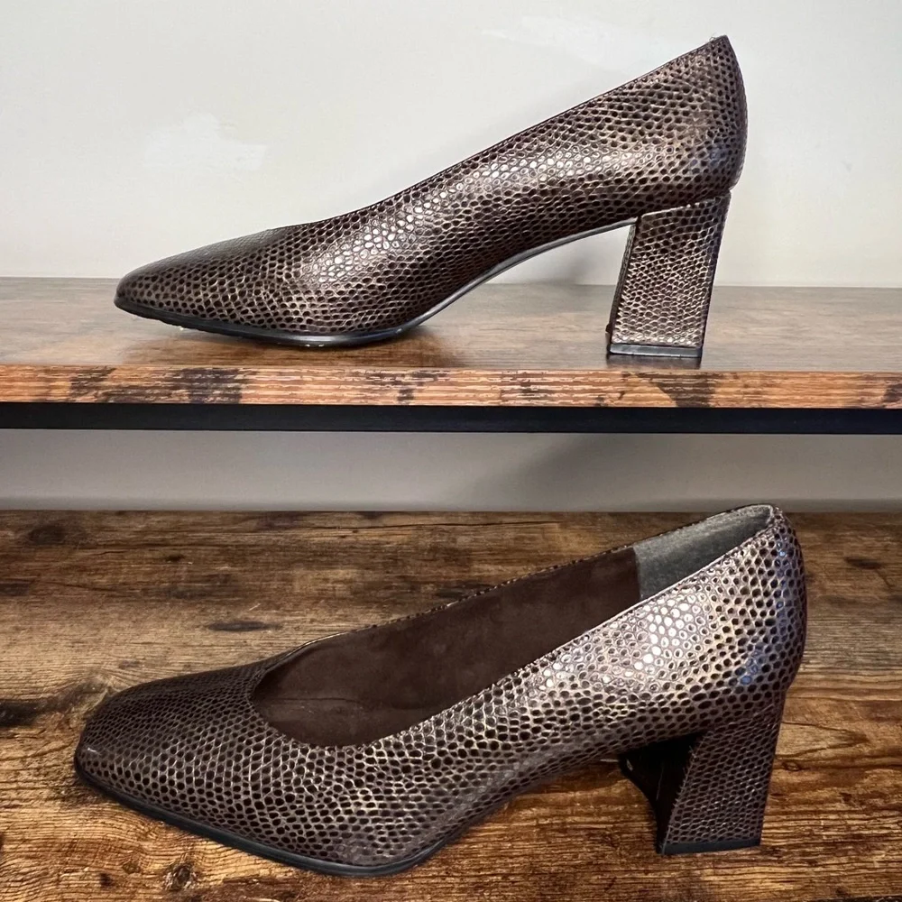 Stuart Weitzman Brown Leather Animal Print Block Heel Pumps Women's 9 runs small